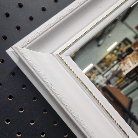 Beautiful custom made mirror with a white wood frame 😍 - Picture 1 of 5